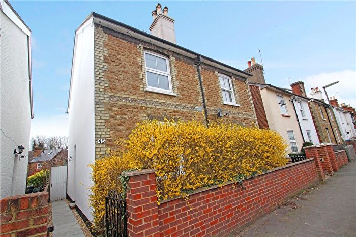 2 Bedroom Semi-Detached House To Rent In Markenfield Road, Guildford, GU1