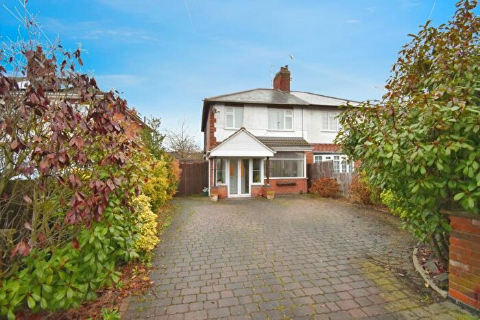 3 Bedroom Semi Detached House For Sale In Aylestone Lane, Wigston, LE18