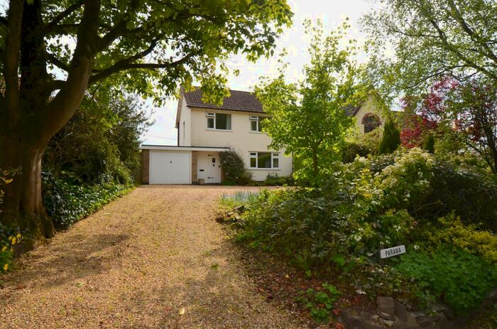 4 Bedroom Detached House For Sale In Oakham Road, Tilton On The Hill, Leicester, LE7