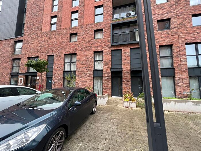 2 Bedroom Town House For Sale In Ordsall Lane, Salford, M5