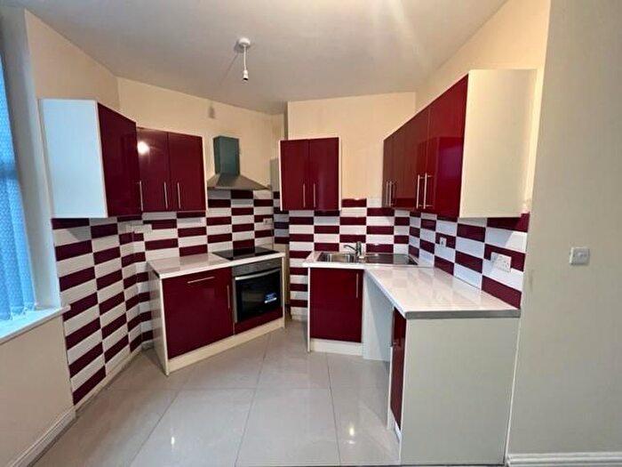 1 Bedroom Flat To Rent In A Leeds Road, Bradford, BD3