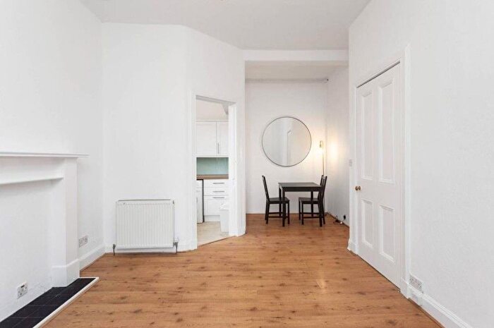 1 Bedroom Flat To Rent In , Wardlaw Street, Edinburgh, EH11