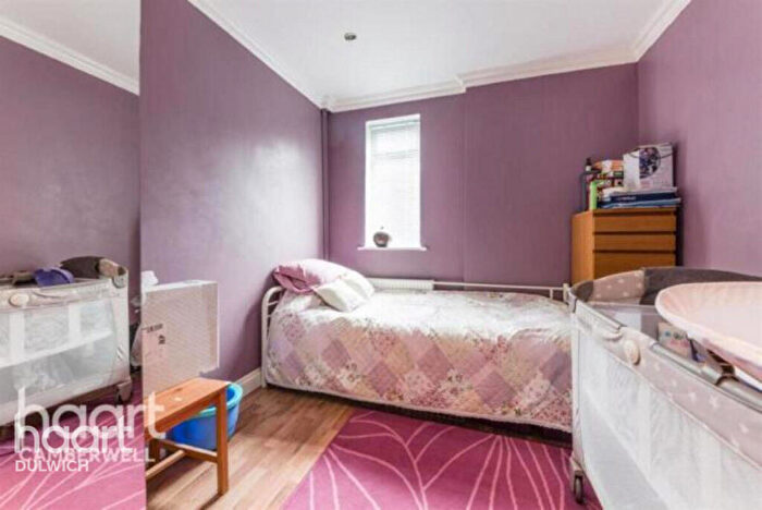3 Bedroom Flat To Rent In Wilson Road, London, SE5