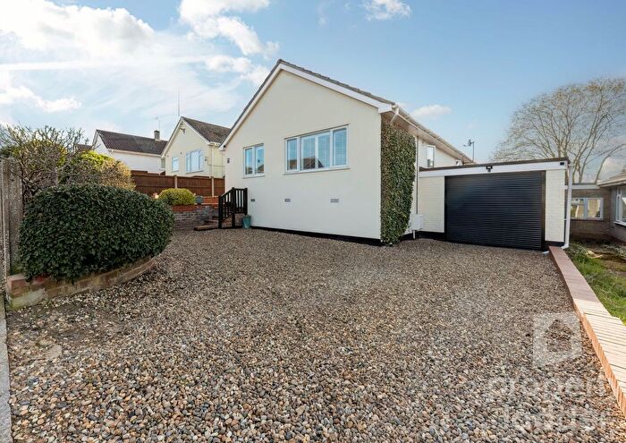 3 Bedroom Detached Bungalow For Sale In Godfrey Road, Spixworth, NR10