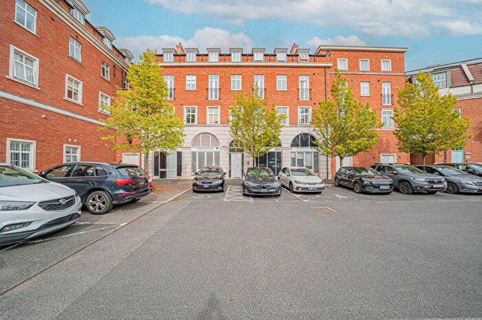 3 Bedroom Apartment For Sale In Main Street, Shirley, B90