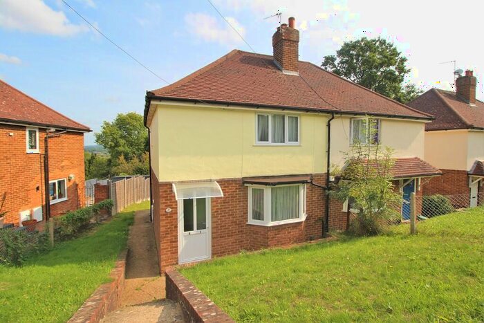 3 Bedroom Semi-Detached House To Rent In Woodside Road, Guildford, GU2