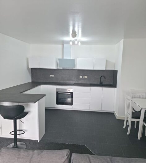 2 Bedroom Flat To Rent In Ladywell Point, Pilgrims Way, Salford, Lancashire, M50