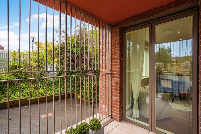 2 Bedroom Flat For Sale In Liddell Road, West Hampstead, NW6
