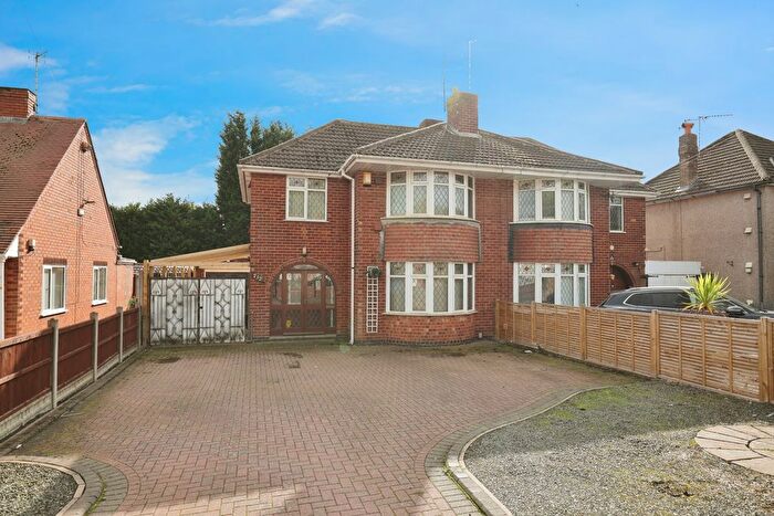 3 Bedroom Semi-detached House For Sale In Newtown Road, Bedworth, Warwickshire, CV12