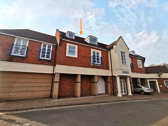 2 Bedroom Flat For Sale In Warwick Court, Emsworth., PO10