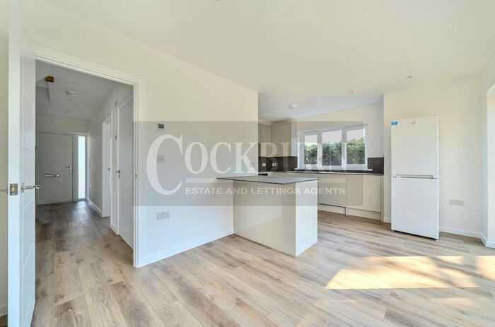 3 Bedroom End Of Terrace House For Sale In Buckler Gardens, London, SE9
