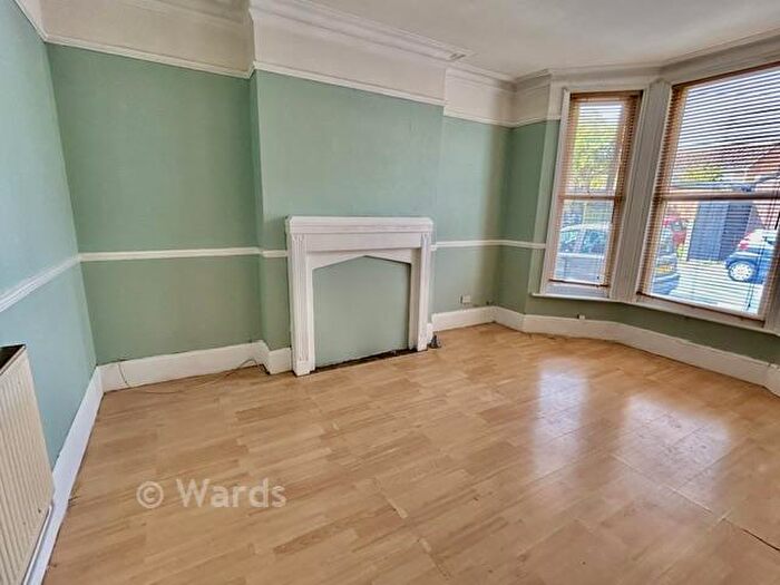 3 Bedroom Semi-Detached House For Sale In Grosvenor Road, Broadstairs, Kent, CT10