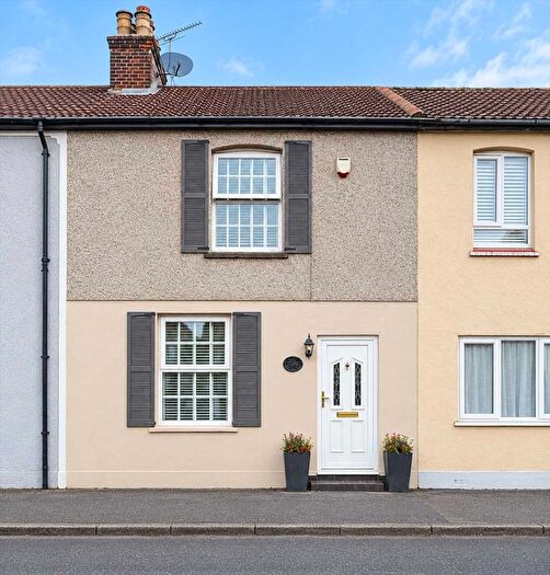 3 Bedroom Terraced House For Sale In Swanscombe Street, Swanscombe, DA10