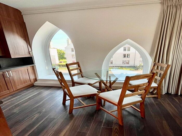 2 Bedroom Flat To Rent In Clepington Road, Dundee, DD3