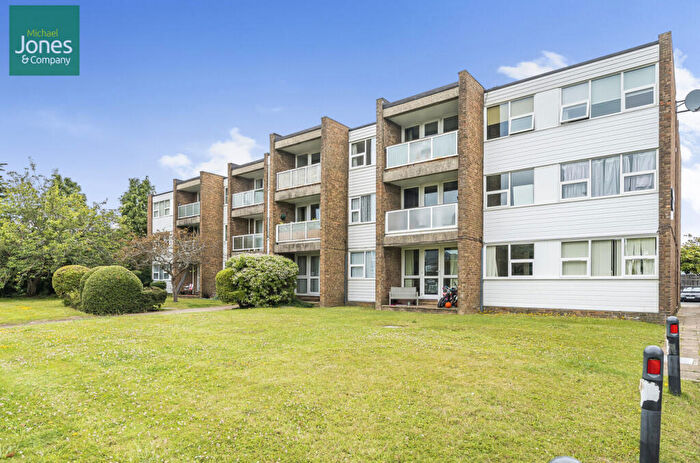 1 Bedroom Flat To Rent In Carnegie House, Littlehampton Road, Worthing, West Sussex, BN13