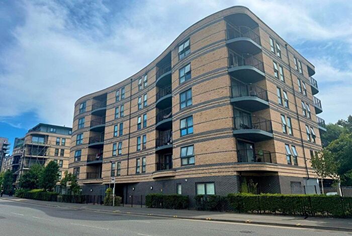 2 Bedroom Flat To Rent In Windsor Road, Slough, SL1