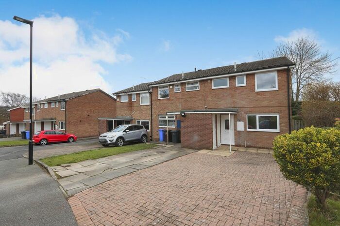 3 Bedroom Semi-Detached House To Rent In Green Oak Avenue, Sheffield, South Yorkshire, S17
