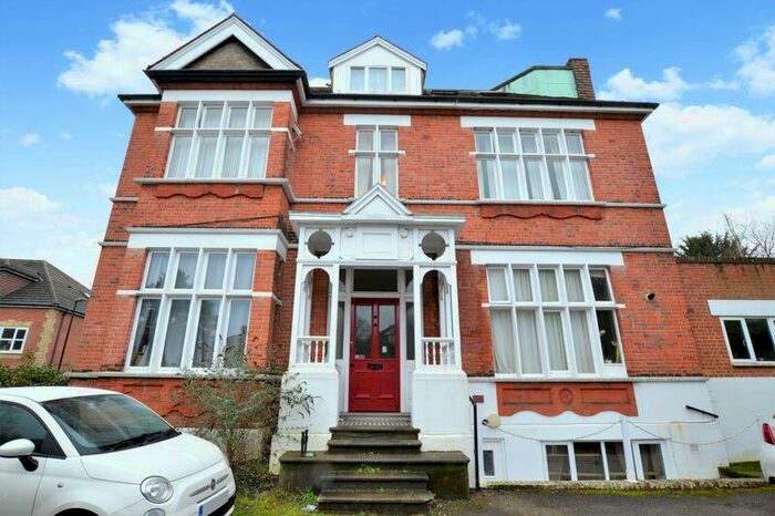 2 Bedroom Flat To Rent In Normanton Road, South Croydon, CR2