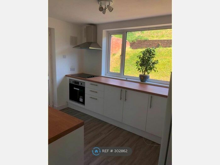 2 Bedroom Flat To Rent In Brendon Avenue, Luton, LU2