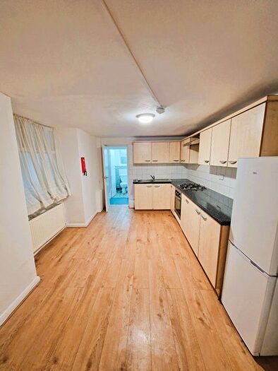 1 Bedroom Flat To Rent In Kingsdown Road, Leytonstone, E11