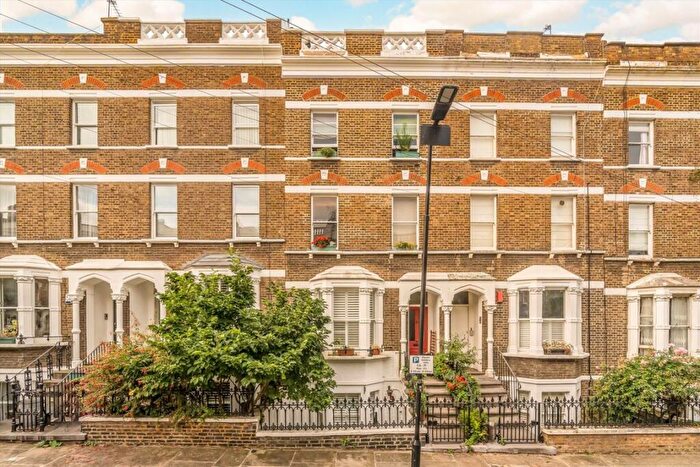 2 Bedroom Maisonette For Sale In Dunollie Road, Kentish Town, NW5