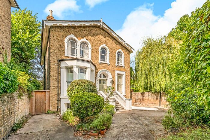 2 Bedroom Flat To Rent In Wimbledon Park Road, West Hill, SW18