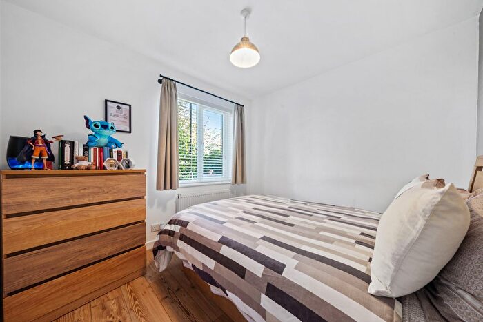 1 Bedroom Flat To Rent In Reynolds Close, Colliers Wood, London, SW19