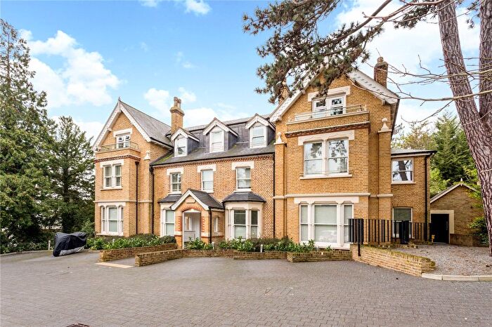 2 Bedroom Flat For Sale In Piercing Hill, Theydon Bois, Epping, Essex, CM16