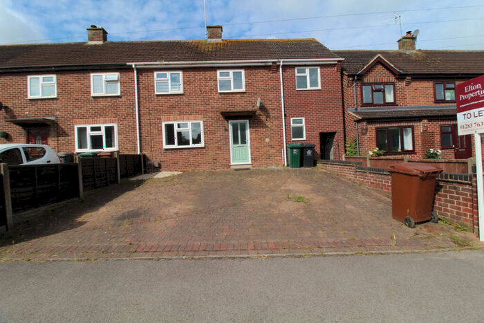 3 Bedroom Semi-Detached House To Rent In Repton, DE65