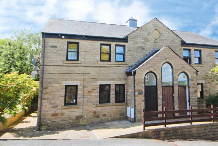 2 Bedroom Apartment To Rent In Victoria Street, Glossop, Derbyshire, SK13
