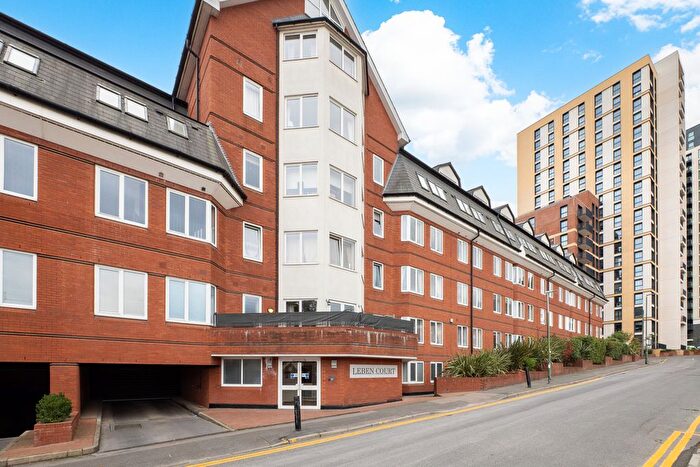 2 Bedroom Flat To Rent In Sutton Court Road, Sutton, SM1