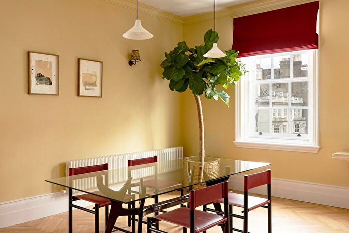 2 Bedroom Flat To Rent In Harley Street, London, W1G