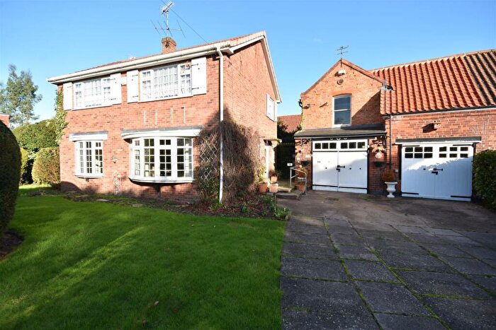 3 Bedroom House For Sale In Brooklands Close, Collingham, NG23
