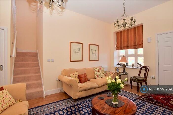 2 Bedroom Semi-Detached House To Rent In Blakiston Close, Pulborough, RH20