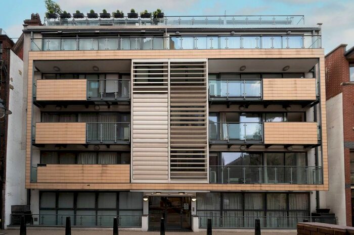 2 Bedroom Flat To Rent In Phoenix Apartments, Soho, London, WC2H