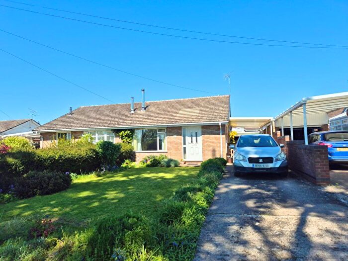 2 Bedroom Semi-Detached Bungalow For Sale In Cornhill Road, Leominster, Herefordshire, HR6