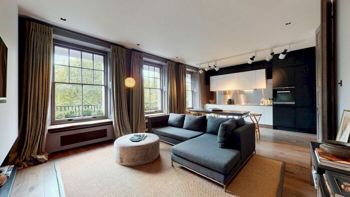 2 Bedroom Flat To Rent In Cadogan Square, London, SW1X
