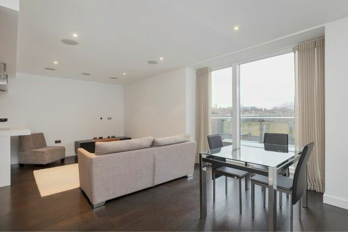 3 Bedroom Flat To Rent In Gatliff Road, London, SW1W