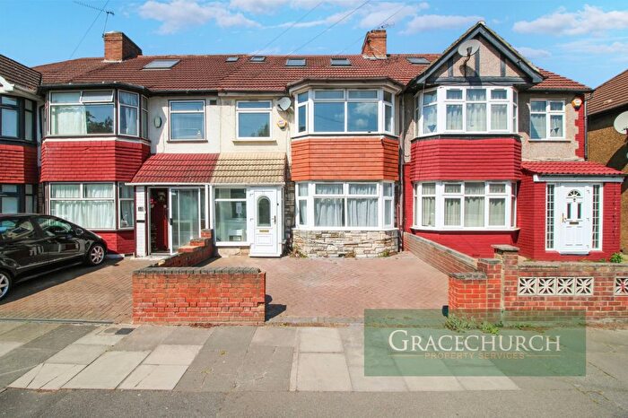 4 Bedroom Terraced House For Sale In Harrington Terrace, Edmonton, N18