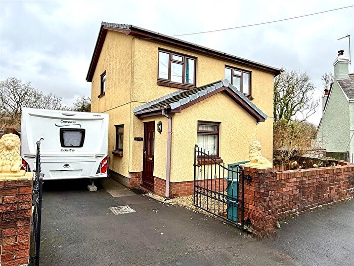 3 Bedroom Detached House For Sale In Hendre Road, Capel Hendre, Ammanford, SA18