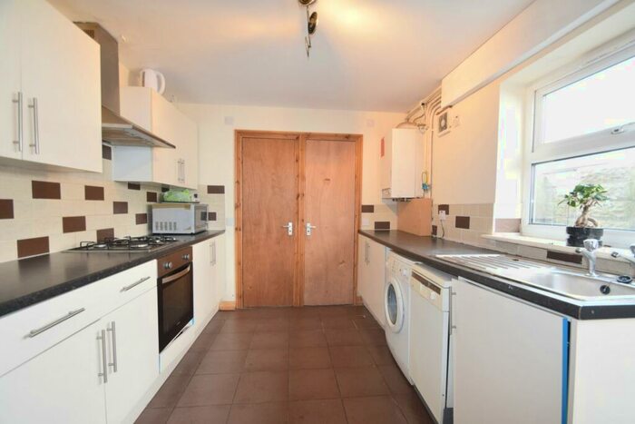 6 Bedroom House To Rent In Rhymney Street, Cathays, CF24