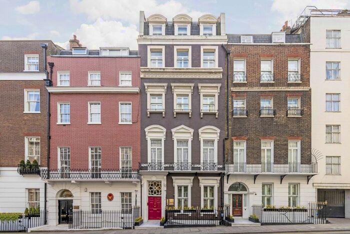 1 Bedroom Flat To Rent In Hertford Street, London, W1J
