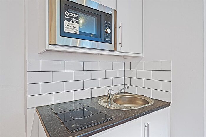 1 Bedroom Flat To Rent In Stanwick Road, West Kensington, W14