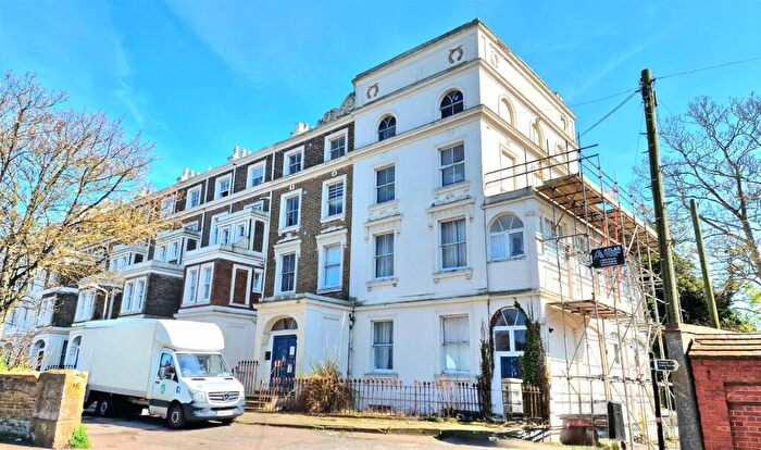 1 Bedroom Flat To Rent In Pegwell Road, Ramsgate, CT11