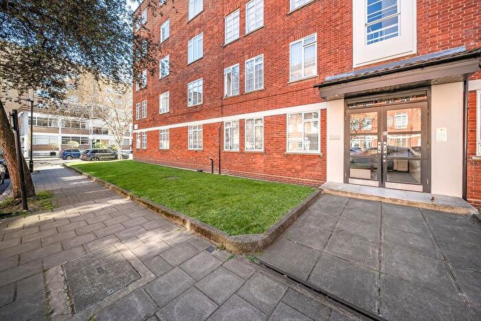 2 Bedroom Flat To Rent In Shannon Place, St Johns Wood, London, NW8