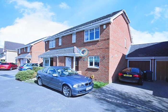3 Bedroom Property To Rent In Willow Wood Close, Burnham, SL1