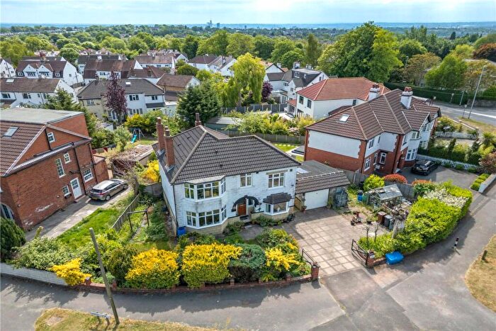 5 Bedroom Detached House For Sale In Stonegate Road, Leeds, West Yorkshire, LS17