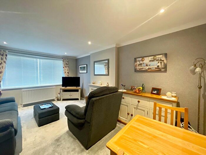 2 Bedroom Bungalow For Sale In Pasture Close, Armthorpe, Doncaster, DN3