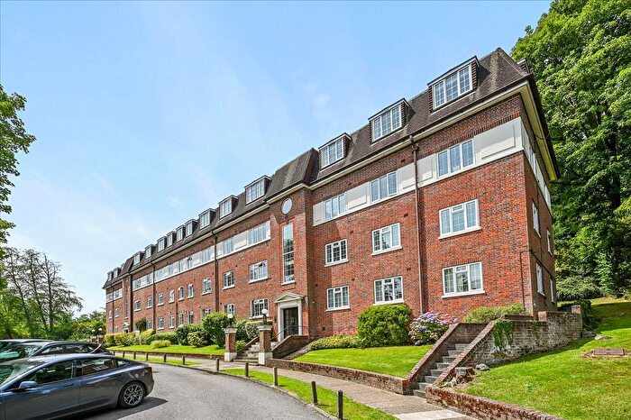 1 Bedroom Flat For Sale In Herga Court, Harrow On The Hill, HA1