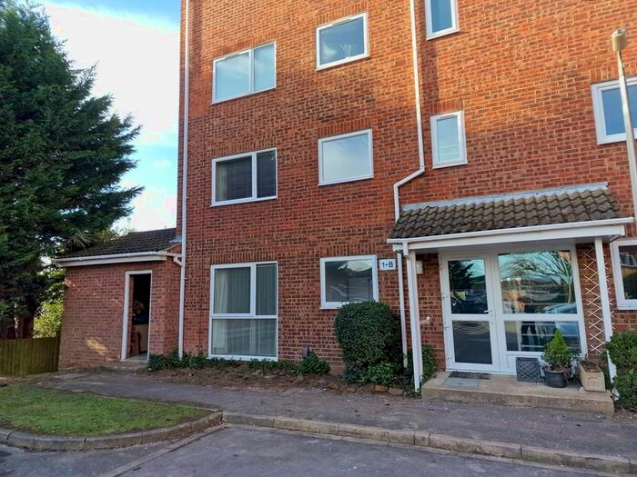 2 Bedroom Flat To Rent In Katherines Court, Ampthill, MK45
